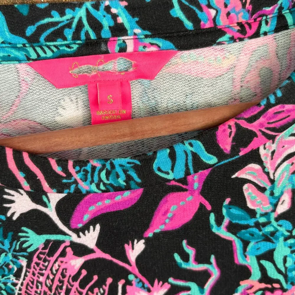 Lilly Pulitzer Jansen Sweatshirt S NWOT Onyx Twilight Coral Pink Blouse Coastal